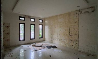 Rumah Mewah 2 Lantai Hook Taman Cipto
