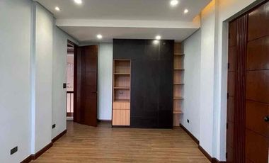 HOUSE & LOT