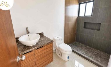 MODERNA Y ESPACIOSA CASA EN VENTA