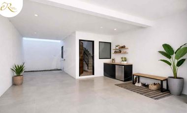MODERNA Y ESPACIOSA CASA EN VENTA