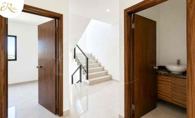 MODERNA Y ESPACIOSA CASA EN VENTA