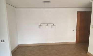 Amplio departamento 3D/2B en Macul