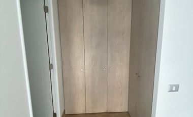 Amplio departamento 3D/2B en Macul