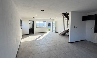Se vende hermosa casa fracc Sierra Negra, Cuautlancingo!