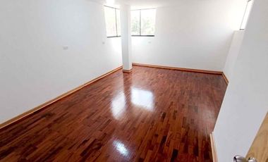 Venta de hermosa casa de ocasión en Chacarilla San Borja