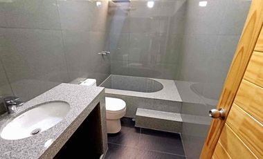Venta de hermosa casa de ocasión en Chacarilla San Borja