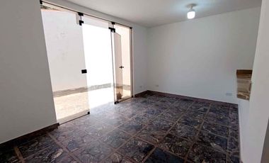 Venta de hermosa casa de ocasión en Chacarilla San Borja