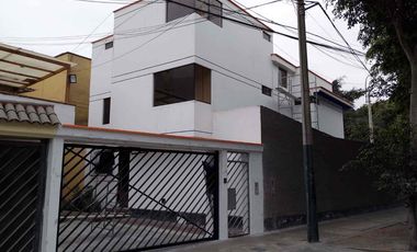 Venta de hermosa casa de ocasión en Chacarilla San Borja