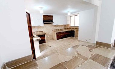 Venta de hermosa casa de ocasión en Chacarilla San Borja