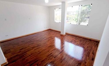 Venta de hermosa casa de ocasión en Chacarilla San Borja