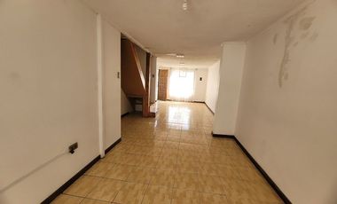 Se vende amplia casa, a 10 minutos caminando, Metro y Hospital Sotero del Rio