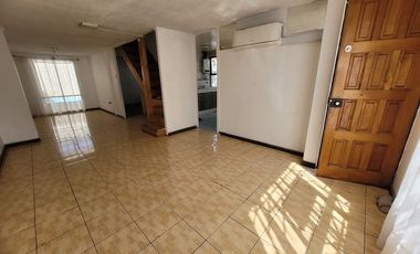 Se vende amplia casa, a 10 minutos caminando, Metro y Hospital Sotero del Rio