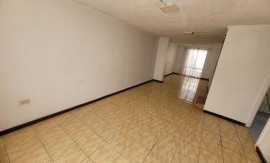 Se vende amplia casa, a 10 minutos caminando, Metro y Hospital Sotero del Rio