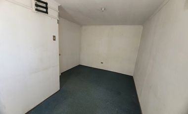 Se vende amplia casa, a 10 minutos caminando, Metro y Hospital Sotero del Rio