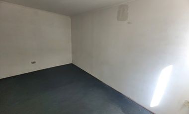 Se vende amplia casa, a 10 minutos caminando, Metro y Hospital Sotero del Rio