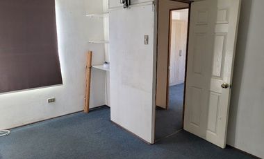 Se vende amplia casa, a 10 minutos caminando, Metro y Hospital Sotero del Rio