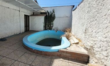 Se vende amplia casa, a 10 minutos caminando, Metro y Hospital Sotero del Rio