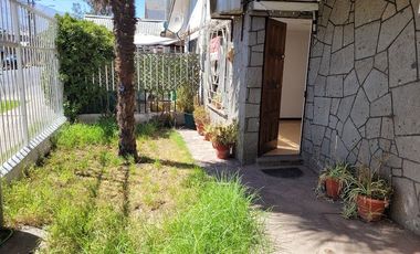 Se vende amplia casa, a 10 minutos caminando, Metro y Hospital Sotero del Rio