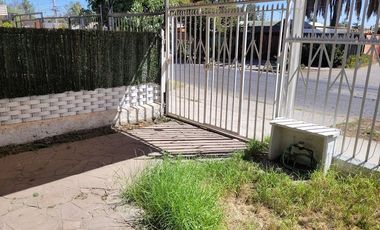 Se vende amplia casa, a 10 minutos caminando, Metro y Hospital Sotero del Rio
