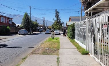 Se vende amplia casa, a 10 minutos caminando, Metro y Hospital Sotero del Rio