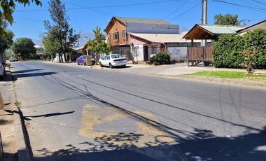 Se vende amplia casa, a 10 minutos caminando, Metro y Hospital Sotero del Rio