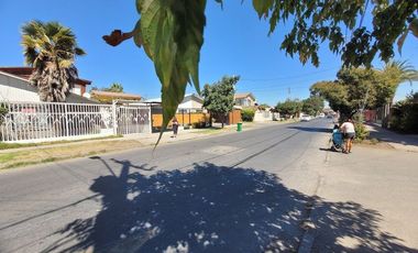 Se vende amplia casa, a 10 minutos caminando, Metro y Hospital Sotero del Rio