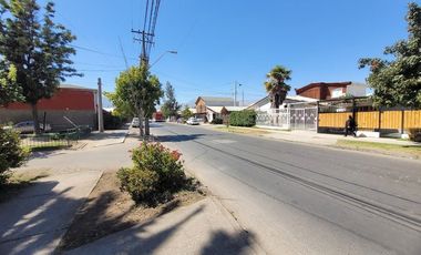 Se vende amplia casa, a 10 minutos caminando, Metro y Hospital Sotero del Rio