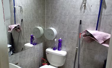 ARRIENDO  Local Comercial de 82 m2, Metro Los Leones
