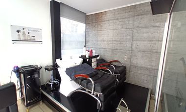 ARRIENDO  Local Comercial de 82 m2, Metro Los Leones
