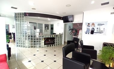 ARRIENDO  Local Comercial de 82 m2, Metro Los Leones