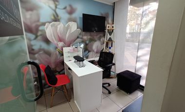 ARRIENDO  Local Comercial de 82 m2, Metro Los Leones