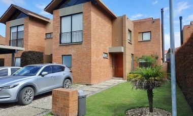 ARRIENDO CASA HACIENDA FONTANAR -CHIA