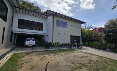 FINCA EN SAN VICENTE – VEREDA EL POTRERO