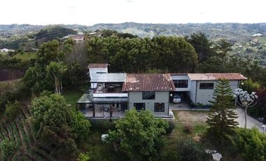 FINCA EN SAN VICENTE – VEREDA EL POTRERO