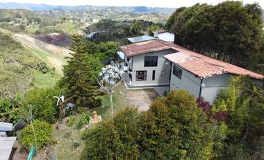 FINCA EN SAN VICENTE – VEREDA EL POTRERO
