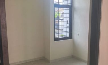 DISEWAKAN Rumah Rungkut Mapan Tengah Kondisi Bagus