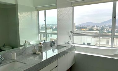Exclusivo dúplex con vista privilegiada al Golf