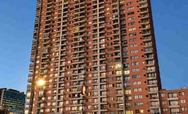 Depto. central en edificio Icono