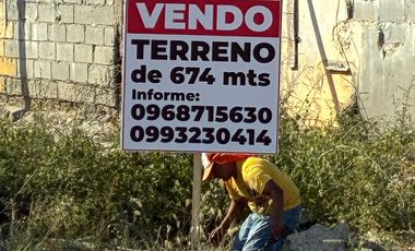 Se vende terreno de 674 m² a 100 metros del mar – excelente ubicación