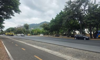 Via a la Costa, renta de terreno de 2080 m2