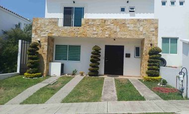 Rento Casa en Lomas de Angelopolis II