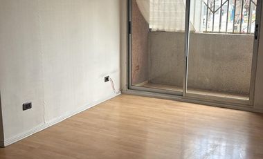 EXCELENTE OPORTUNIDAD EN QUINTA NORMAL | 3 DORMITORIOS, BALCÓN Y PISCINA EN UBICACIÓN ESTRATÉGICA