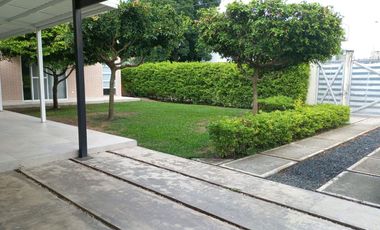 CASA CAMPESTRE EN ROZO