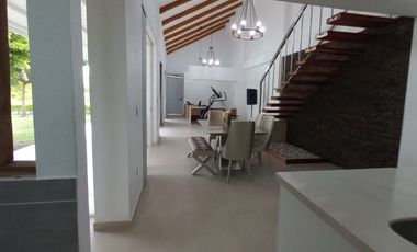 CASA CAMPESTRE EN ROZO
