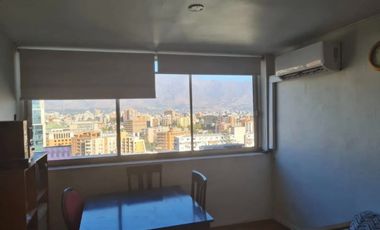 ¡Tu próximo hogar en Providencia: Totalmente amoblado y a pasos del Metro!