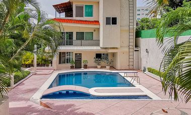 Departamento en venta, a 300 m de playa, Club Deportivo, Acapulco.