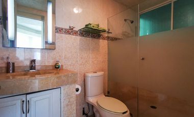 Departamento en venta, a 300 m de playa, Club Deportivo, Acapulco.