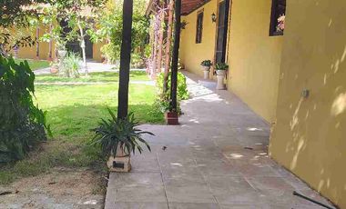 VENTA DE CASA QUINTA CON 1698 m²