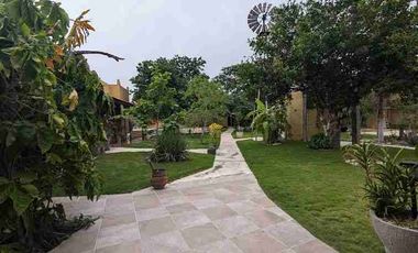 VENTA DE CASA QUINTA CON 1698 m²