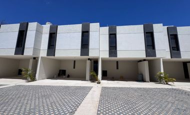 TOWNHOUSE EN SAN JUAN BAUTISTA, MÉRIDA